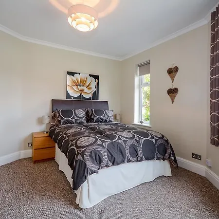 Hollybank Apartment